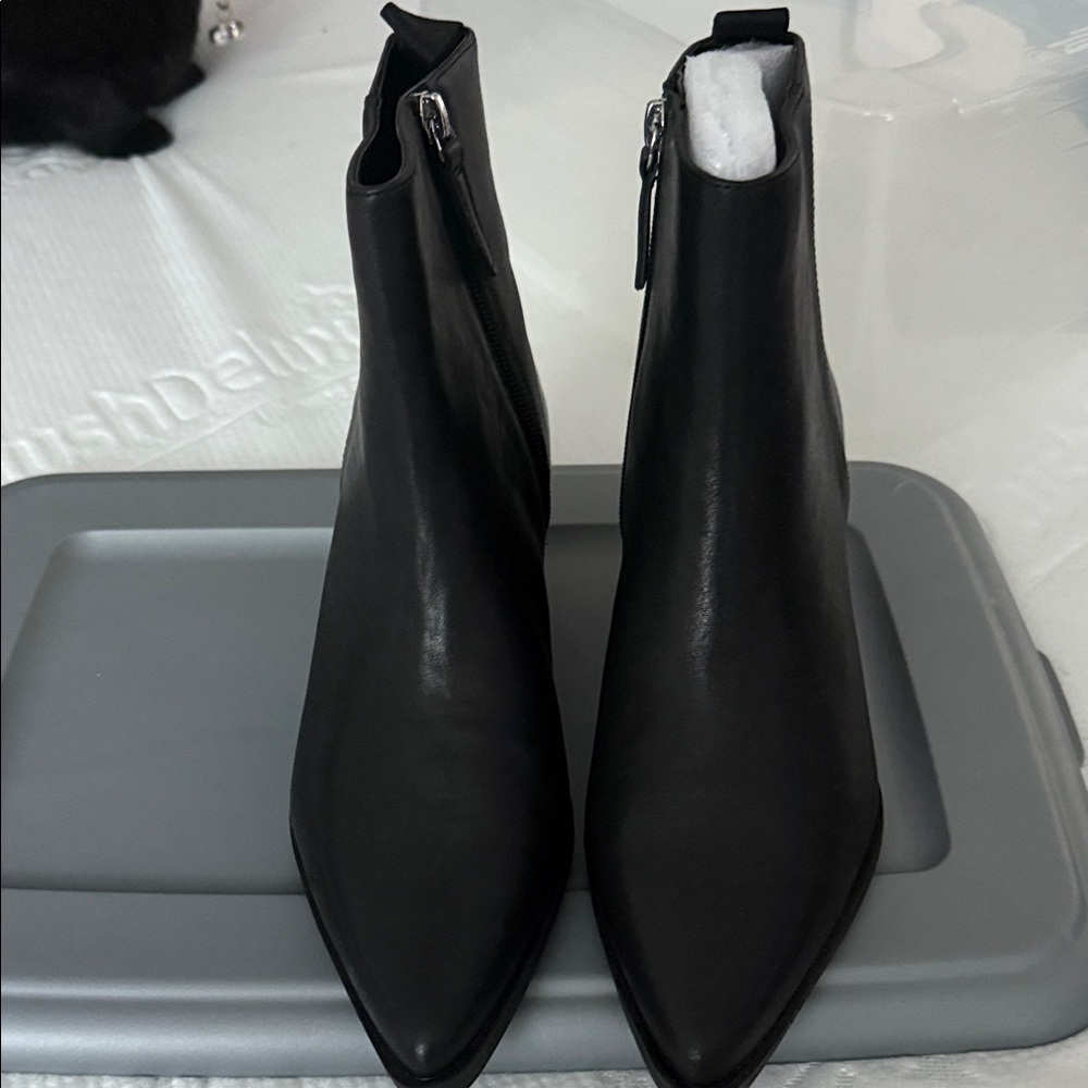 Elegant Black Ankle Boots
